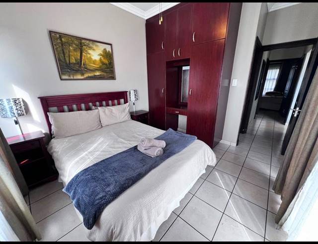 3 BEDROOM APARTMENT FOR SALE IN UVONGO BEACH